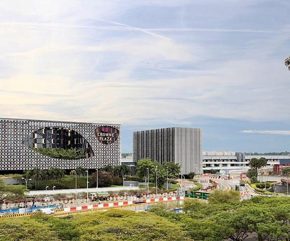 Crowne Plaza Changi Airport, an IHG Hotel null Singapore Exterior Detail