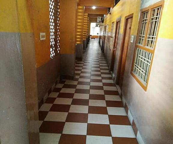 Hotel Sriram Lodge Andhra Pradesh Tirupati Corridors