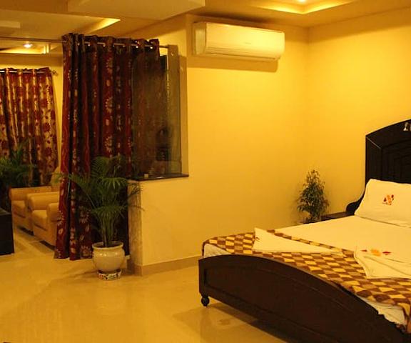 Hotel Sri Grands Andhra Pradesh Rajahmundry Deluxe Room