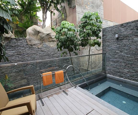 Resorts World Sentosa - Equarius Villas null Singapore Terrace