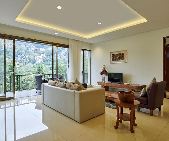 Cempaka 2 Villa 6 Bedrooms with a Private Pool West Java Bandung Interior Entrance