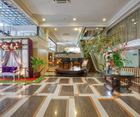 Amos Cozy Hotel & Convention Hall West Java Jakarta Lobby