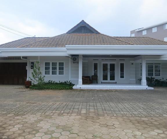 Elenor's Home at Eyckman West Java Bandung Exterior Detail