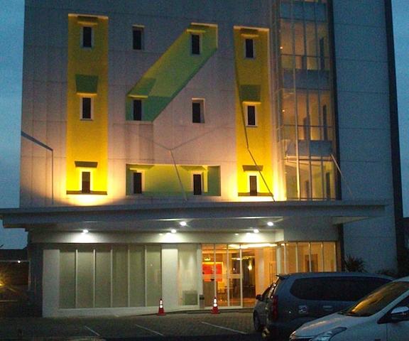 IZI Hotels West Java Bogor Facade