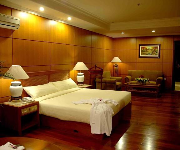 Royal Senyiur Hotel Pasuruan East Java Prigen Room