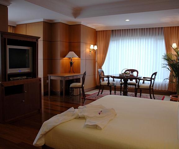 Royal Senyiur Hotel Pasuruan East Java Prigen Room