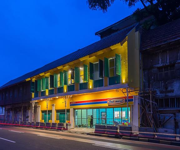 Wonderloft Hostel West Java Jakarta Facade