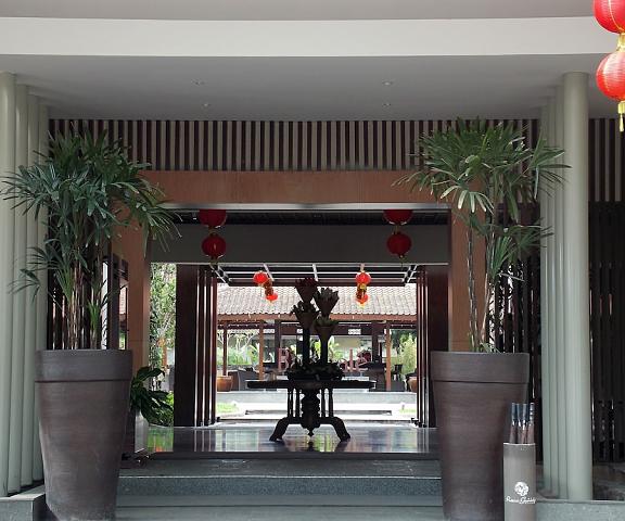 Puteri Gunung Hotel West Java Lembang Interior Entrance