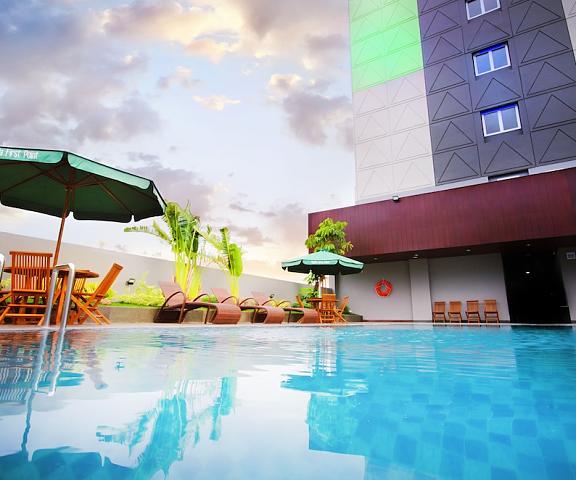 Ayola First Point Hotel Pekanbaru Riau Pekanbaru Pool