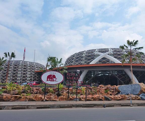 Royal Safari Garden Resort & Convention West Java Cisarua Entrance