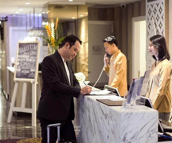 Platinum Adisucipto Hotel & Conference West Java Depok Reception