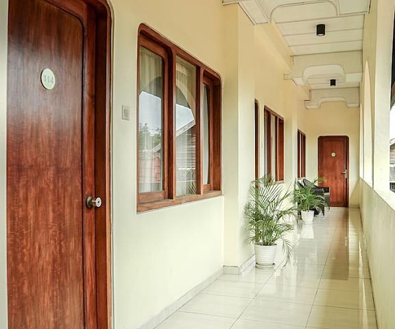 Airlangga Hotel null Yogyakarta Interior Entrance