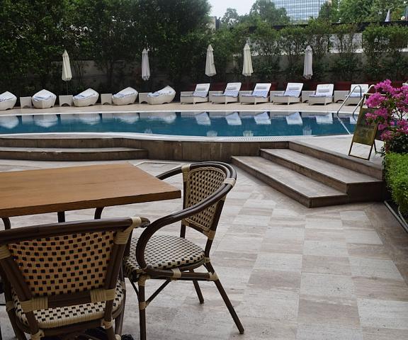 Hotel The Royal Plaza Delhi New Delhi Pool