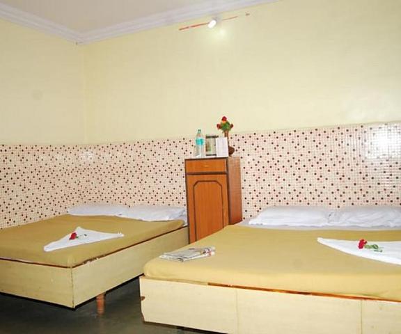 Hotel Utsav Maharashtra Shirdi Room