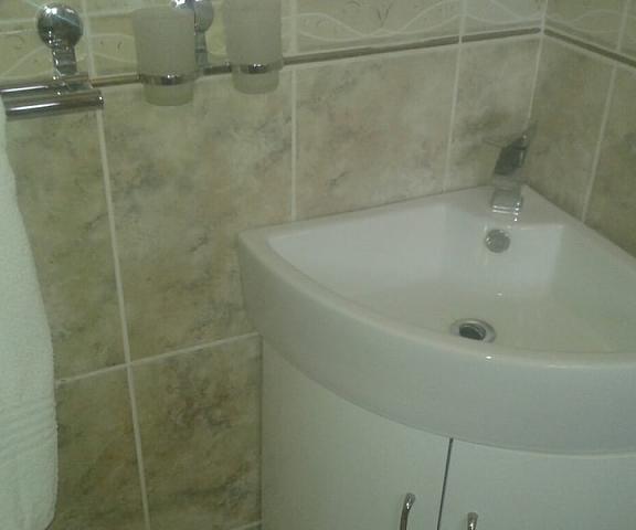 Den View Guest House null Francistown Bathroom