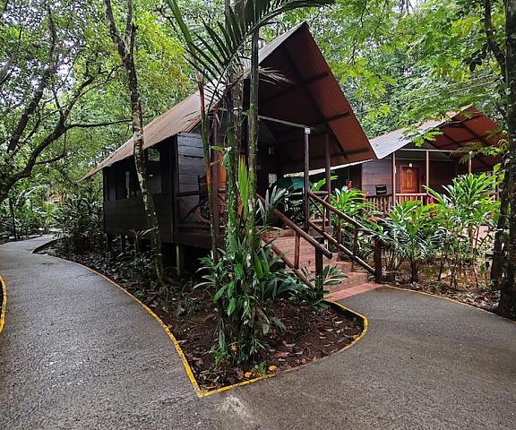 Evergreen Lodge Limon Tortuguero Facade
