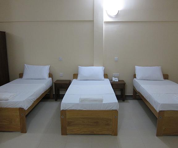 Hotel Oviya null Vavuniya Room