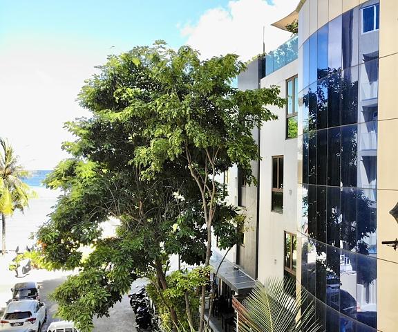 Turquoise Residence by UI Kaafu Atoll Hulhumale Facade