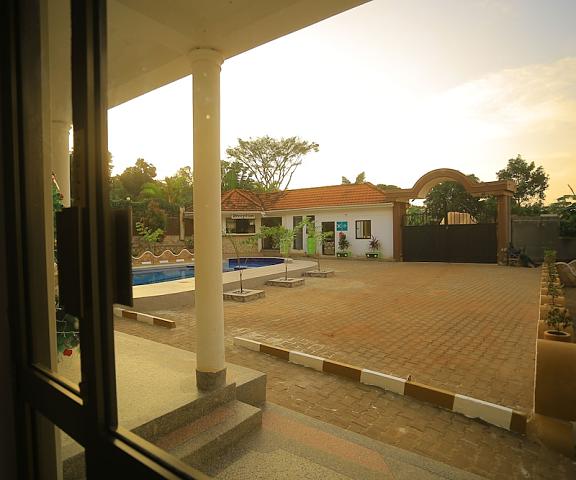 Mowicribs Hotel & Spa null Entebbe Facade