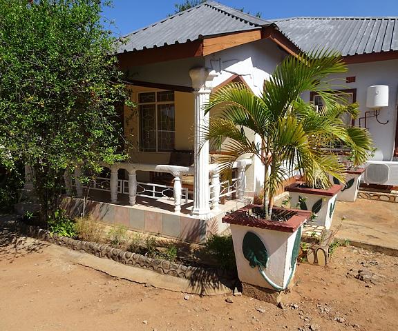 White Rose Lodge null Livingstone Exterior Detail