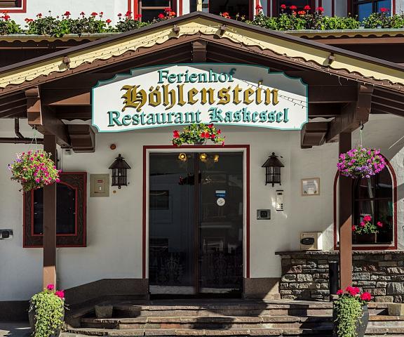 Hotel Höhlenstein Tirol Tux Entrance