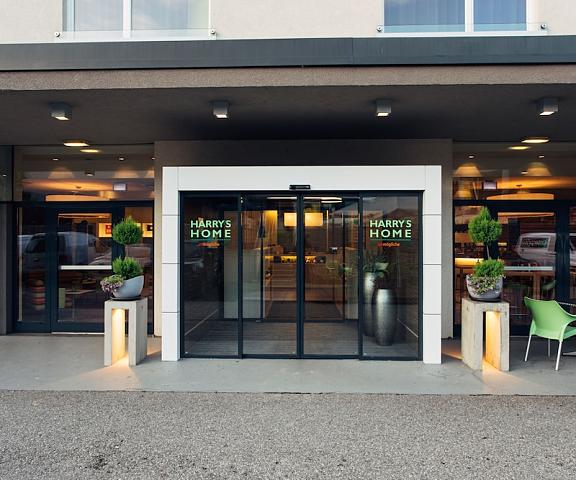 harry’s home hotel & apartments Upper Austria Linz Interior Entrance