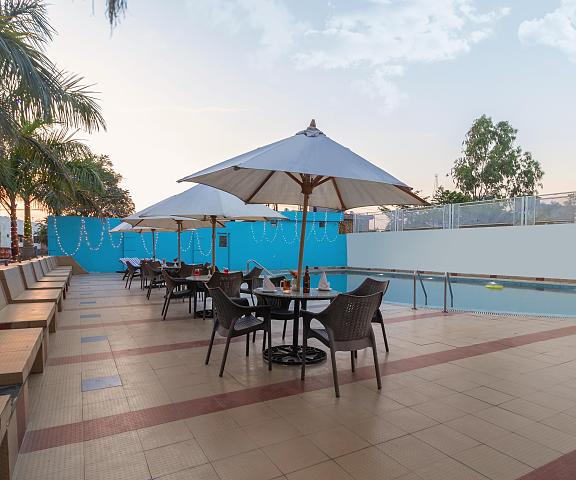 The Competent Palace Hotel Uttaranchal Dehradun Pool