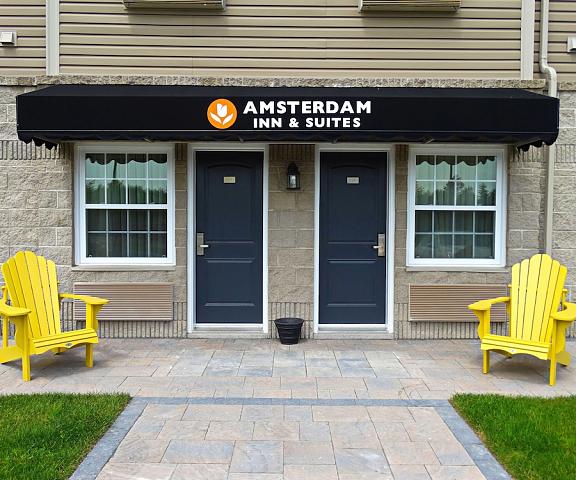 Quality Inn & Suites Amsterdam New Brunswick Quispamsis Porch