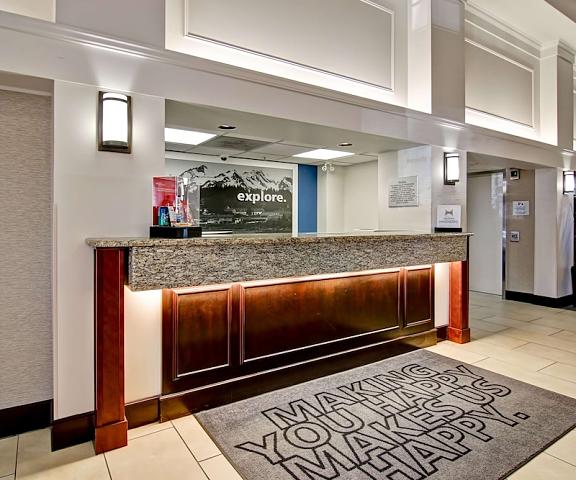 Hampton Inn & Suites by Hilton Calgary-Airport Alberta Calgary Lobby
