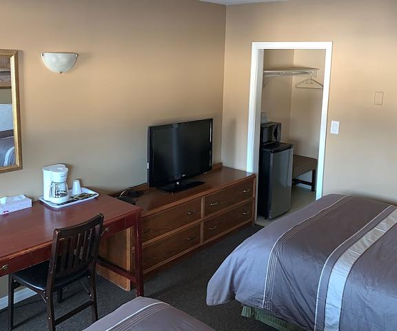 Village Inn & Suites Ontario Lively Room