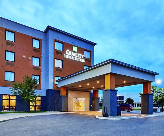 Quality Inn & Suites Ontario Kingston Facade