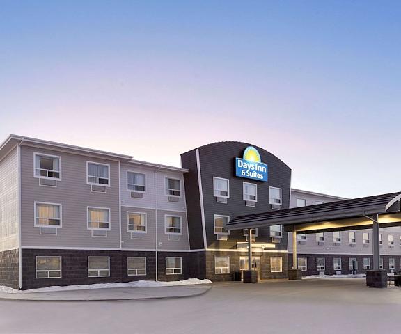 Days Inn & Suites by Wyndham Warman Legends Centre Saskatchewan Warman Exterior Detail