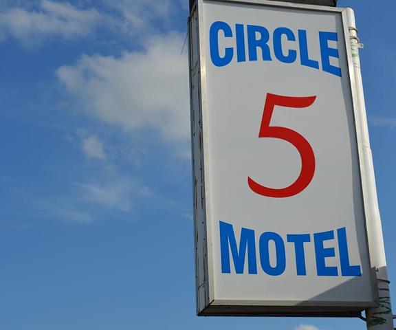 Circle 5 Motel Alberta Olds Exterior Detail