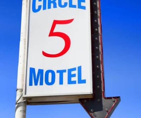 Circle 5 Motel Alberta Olds Exterior Detail