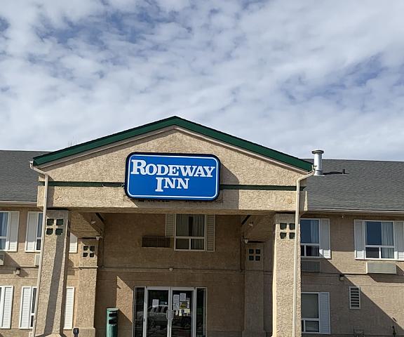 Rodeway Inn Alberta Edson Entrance