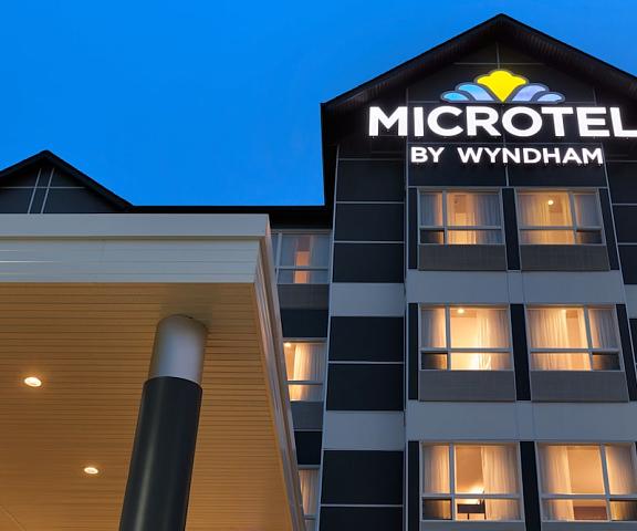 Microtel Inn & Suites By Wyndham Whitecourt Alberta Whitecourt Facade