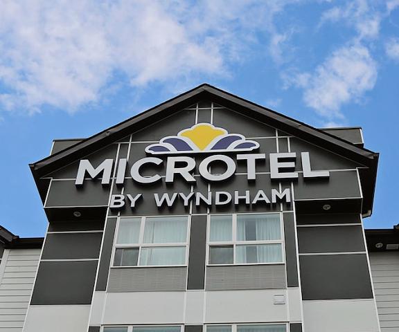 Microtel Inn & Suites By Wyndham Whitecourt Alberta Whitecourt Facade