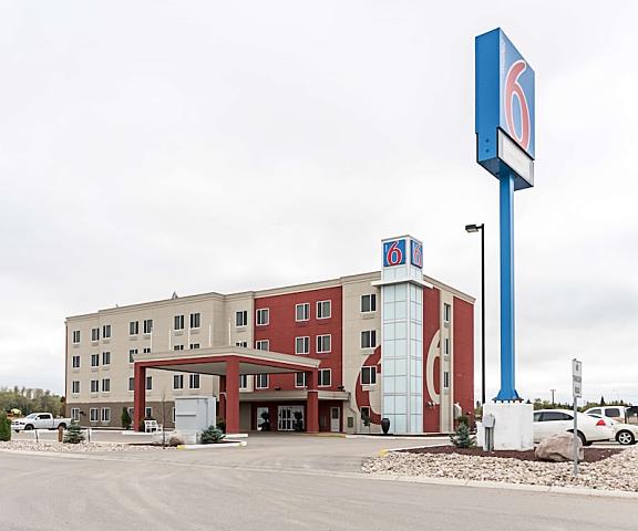 Motel 6 Moosomin, SK Saskatchewan Moosomin Exterior Detail