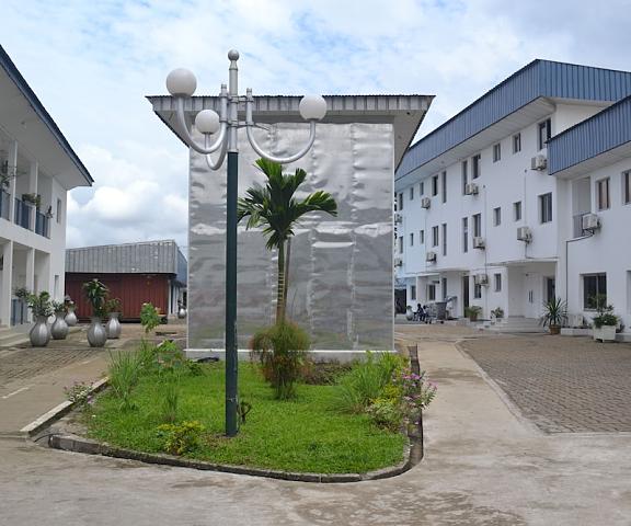 Hôtel La Falaise Bonanjo null Douala Property Grounds
