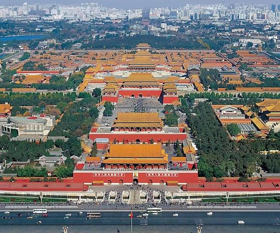 East Sacred Hotel-near Beijing Tiananmen Square,the Forbidden City,Wangfujing Subway Station Hebei Beijing Facade