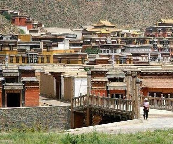 Overseas Tibetan Hotel Gansu Xiahe View from Property