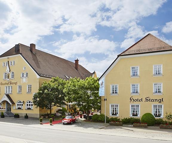 Hotel Gutsgasthof Stangl Bavaria Vaterstetten Facade