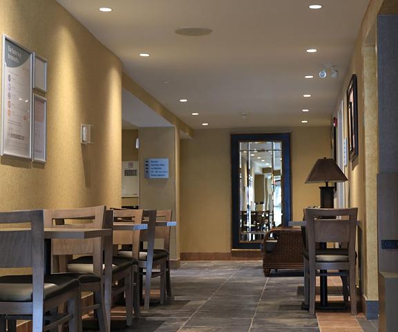 Comfort Inn & Suites Ontario Collingwood Lobby