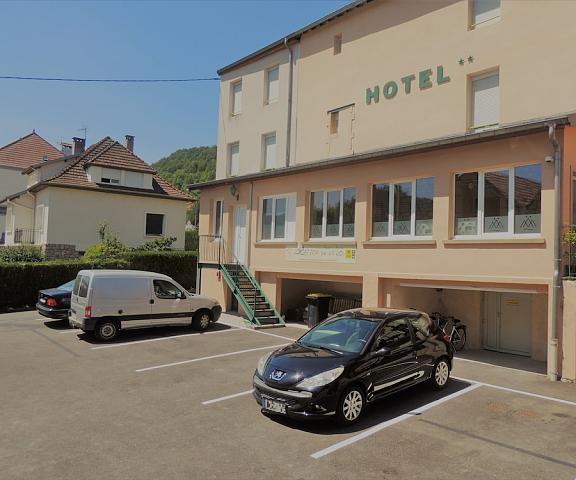 Hôtel de la Vallée Bourgogne-Franche-Comte Ornans Parking