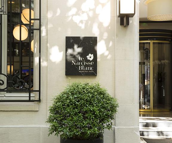 Hotel Le Narcisse Blanc & Spa Ile-de-France Paris Facade