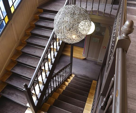 Hôtel de Paris Bourgogne-Franche-Comte Besancon Staircase
