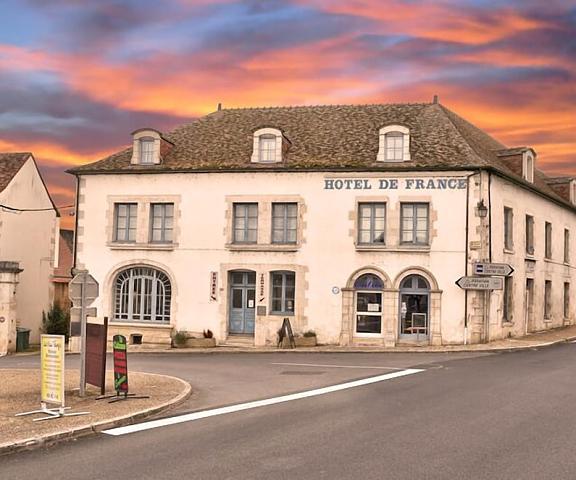 Hôtel de France Nouvelle-Aquitaine Saint-Savin Facade