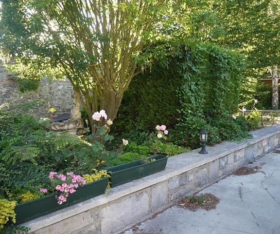 Le Val Saint Hilaire Grand Est Givet Garden