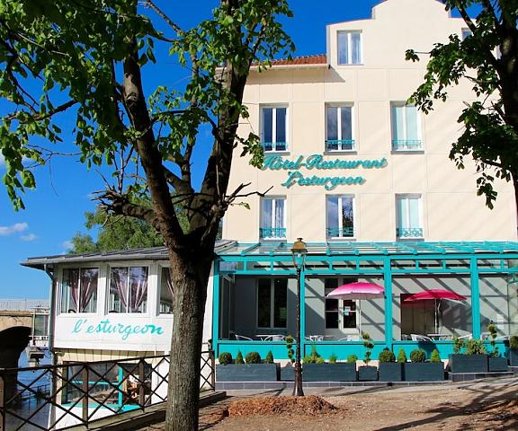 Hotel Restaurant L'Esturgeon Ile-de-France Poissy Terrace