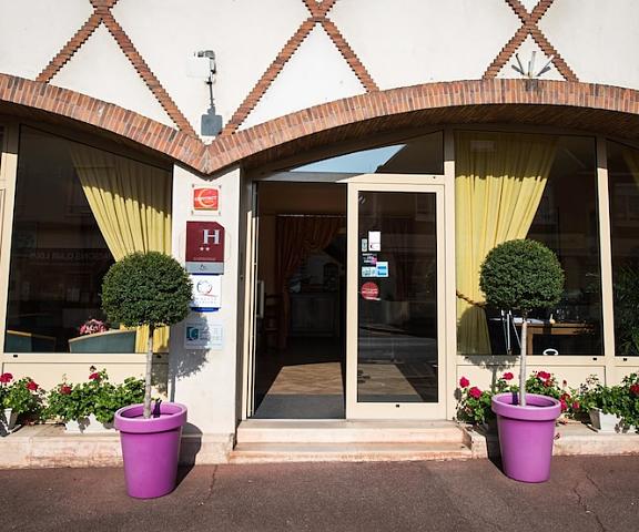 Hotel Anne de Beaujeu Centre - Loire Valley Gien Entrance